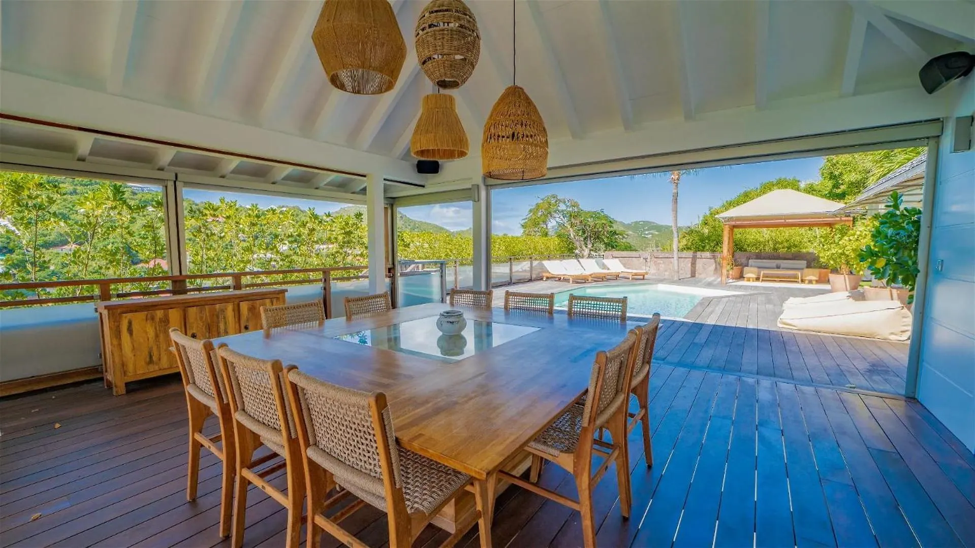 St Jean Hilltop Three-Bedroom Villa with Pool غوستافي سانت بارتيليمي